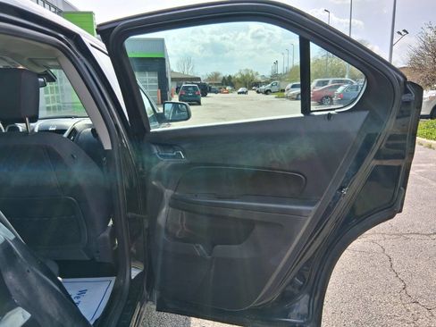 Used 2014 Chevrolet Equinox LS FWD image 13