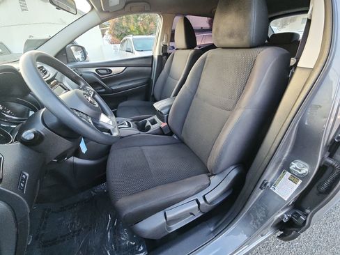 Used 2019 Nissan Rogue Sport S image 13