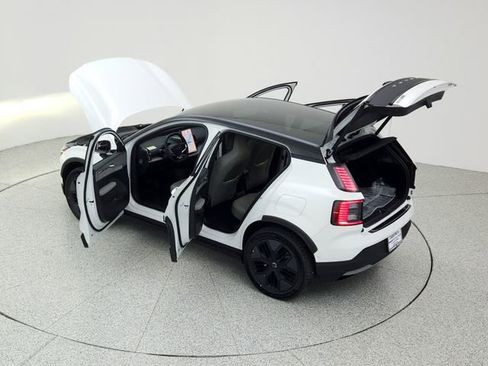 New 2026 Volvo EX30 Cross Country Ultra image 20