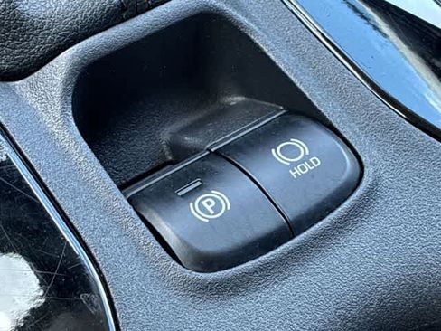 Used 2022 Toyota Corolla LE FWD image 39