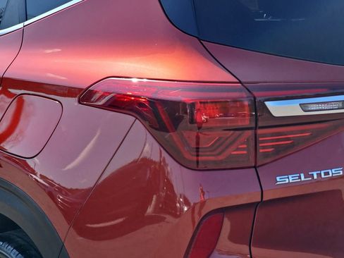 Used 2022 Kia Seltos Nightfall Edition AWD/4WD image 36
