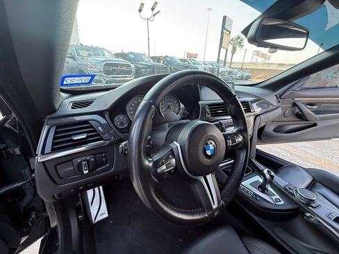Used 2015 BMW M4 Convertible RWD image 24