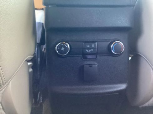 Used 2016 Ford Explorer XLT w/ Equipment Group 202A image 24