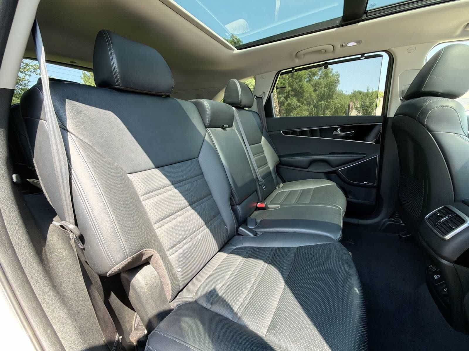 Used 2019 Kia Sorento SX w/ SX Touring Package AWD/4WD image 18