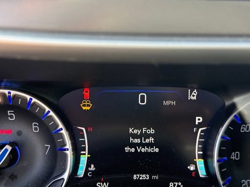 Used 2022 Chrysler Pacifica Touring-L FWD image 14