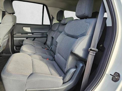 Used 2025 Ford Expedition Active image 19