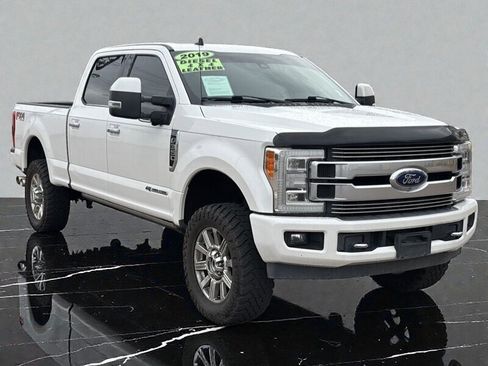 Used 2019 Ford F350 Limited image 10