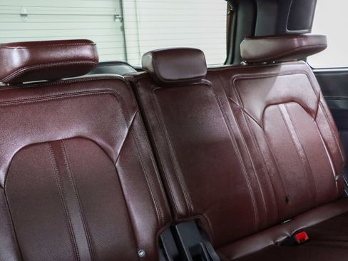 Used 2023 Ford Expedition Limited image 31