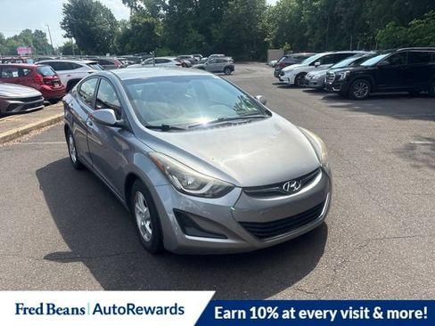 Used 2014 Hyundai Elantra SE FWD image 2