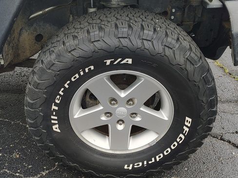 Used 2013 Jeep Wrangler Sport AWD/4WD image 10
