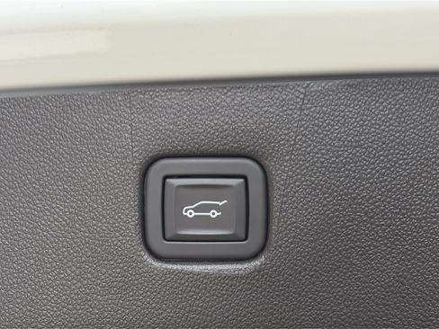 Certified 2023 Chevrolet Blazer LT w/ Convenience Package FWD image 15