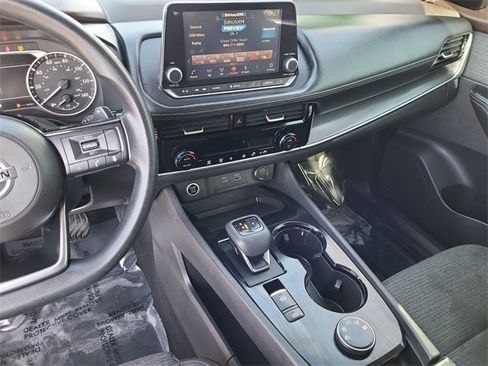 Used 2021 Nissan Rogue SV image 14