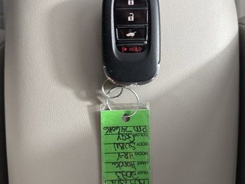 Used 2023 Honda HR-V LX image 31