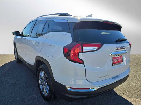 Used 2024 GMC Terrain SLT image 5