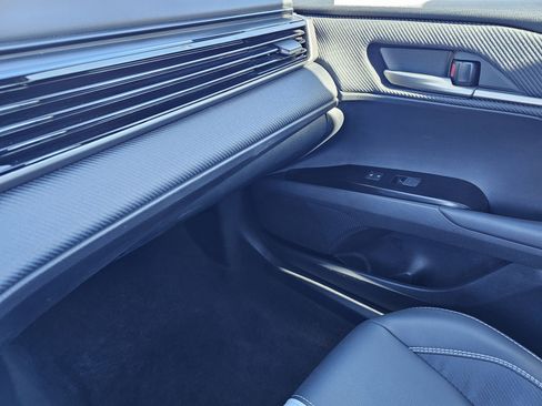 Used 2025 Toyota Camry SE image 25