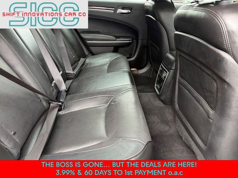 Used 2019 Chrysler 300 Limited RWD image 17