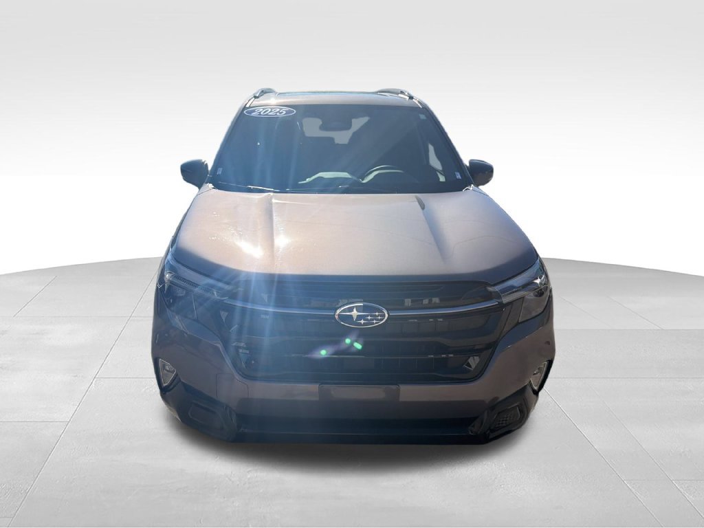 Used 2025 Subaru Forester Touring w/ Popular Package - Touring AWD/4WD image 8