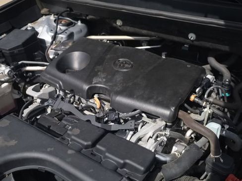 Used 2020 Toyota RAV4 LE w/ Carpet Mat Package FWD image 9