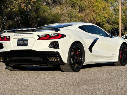 Used 2022 Chevrolet Corvette Stingray Preferred Cpe w/ Z51 Performance Package image 4