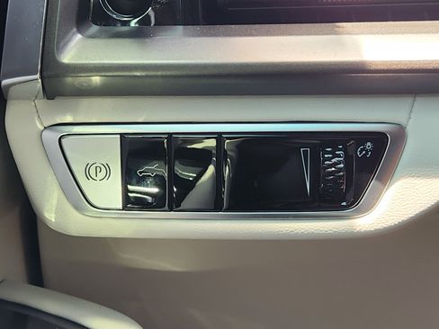 New 2026 Cadillac Vistiq Sport w/ LPO, Floor Liner Package image 16