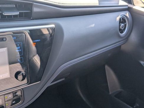 Used 2018 Toyota Corolla SE FWD image 19