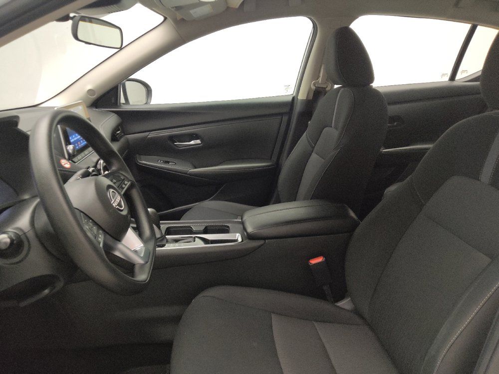 Used 2025 Nissan Sentra SV FWD image 17
