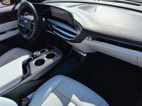 Certified 2023 Cadillac Lyriq 2WD image 31