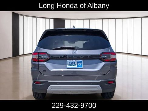 Used 2025 Honda Pilot EX-L image 7