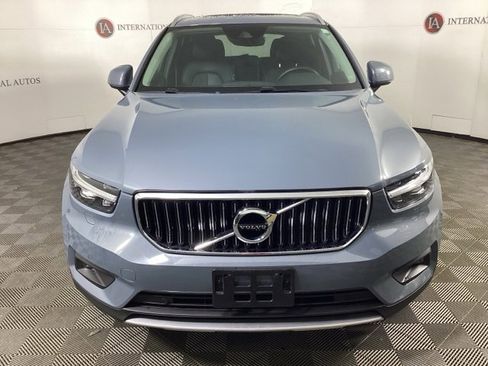 Used 2022 Volvo XC40 T5 Inscription w/ Climate Package image 2