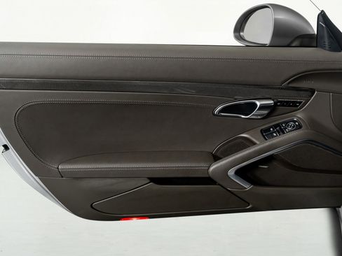 Used 2017 Porsche 911 Turbo S image 44