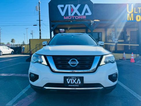 Used 2017 Nissan Pathfinder SL FWD image 2