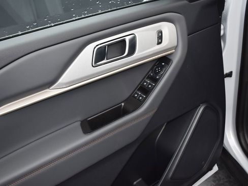 New 2026 Ford Explorer Active image 9