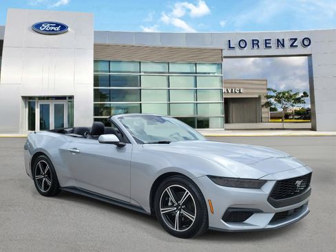 Used 2025 Ford Mustang Premium RWD image 3