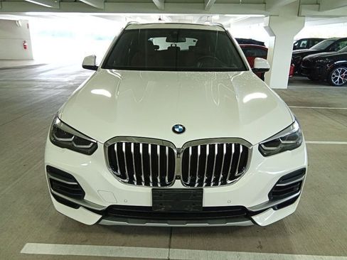Certified 2022 BMW X5 xDrive40i w/ Premium Package AWD/4WD image 2
