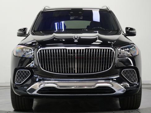 Used 2025 Mercedes-Benz Maybach GLS 600 4MATIC image 4