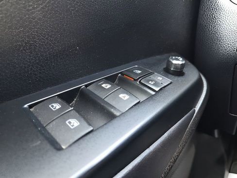 Used 2018 Toyota Highlander XLE image 21