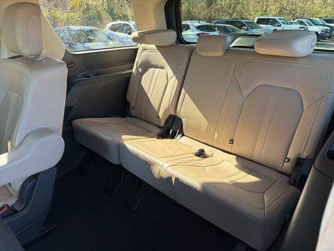 Used 2024 Ford Expedition Limited image 26