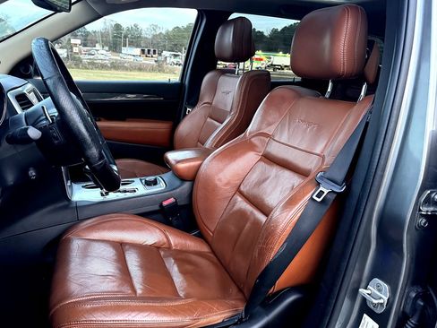 Used 2012 Jeep Grand Cherokee SRT8 w/ Luxury Group II image 3