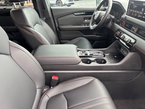 New 2026 Honda Pilot TrailSport image 7