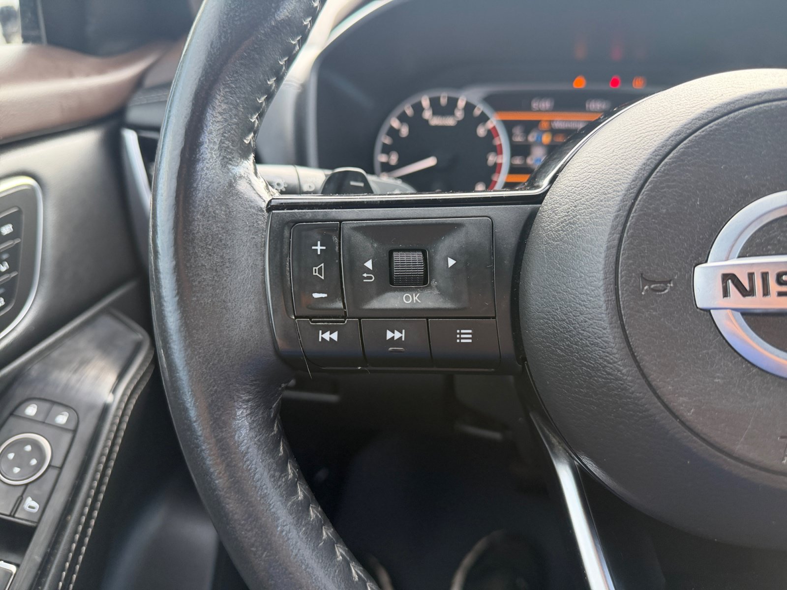 Used 2021 Nissan Rogue SL w/ Premium Package FWD image 20