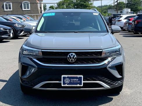 Used 2023 Volkswagen Taos SE w/ Panoramic Sunroof Package AWD/4WD image 8