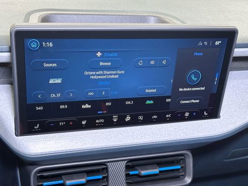 New 2025 Ford Maverick XLT w/ XLT Luxury Package FWD image 26