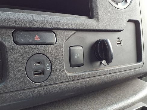 Used 2022 Ford E-350 and Econoline 350 Super Duty w/ Power Windows & Locks Group RWD image 21