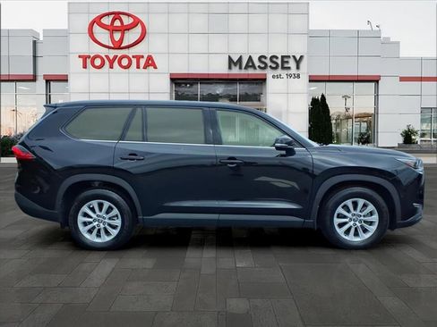 Used 2024 Toyota Grand Highlander XLE image 1