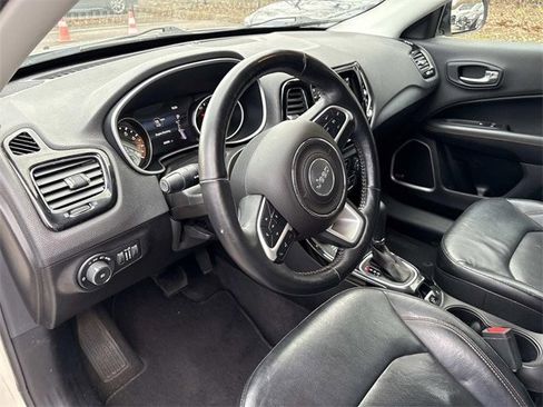 Used 2018 Jeep Compass Limited w/ Navigation Group image 28