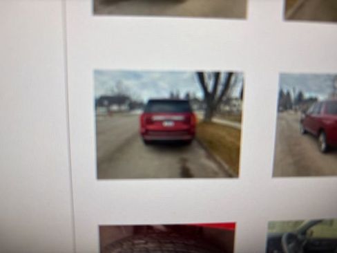 Used 2021 GMC Yukon XL Denali w/ Denali Premium Package image 13