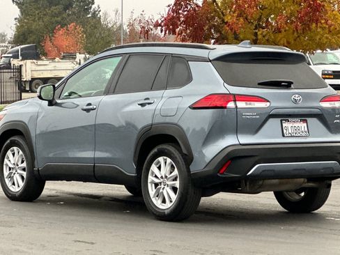 Used 2024 Toyota Corolla Cross LE image 6