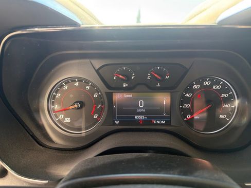 Used 2023 Chevrolet Camaro LT RWD image 4