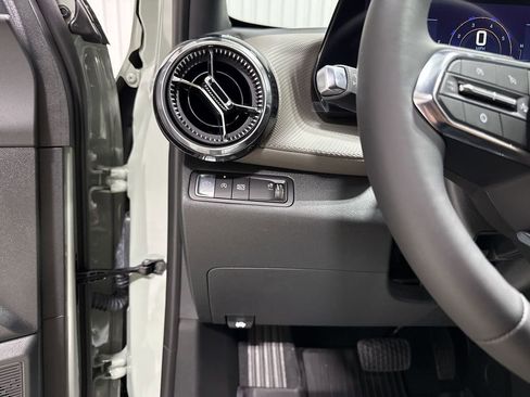 New 2026 Chevrolet Equinox LT w/ Convenience Package II image 18