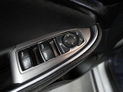 Used 2018 Chevrolet Malibu LT image 27